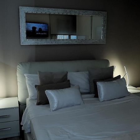 Entire Apartment , 2 Bedrooms Newly Remodeled Center Sitges Barcelona Ngoại thất bức ảnh